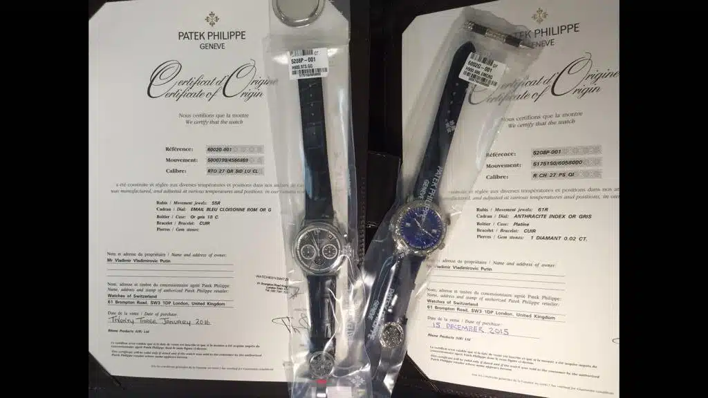 I due orologi con i certificati d'origine.